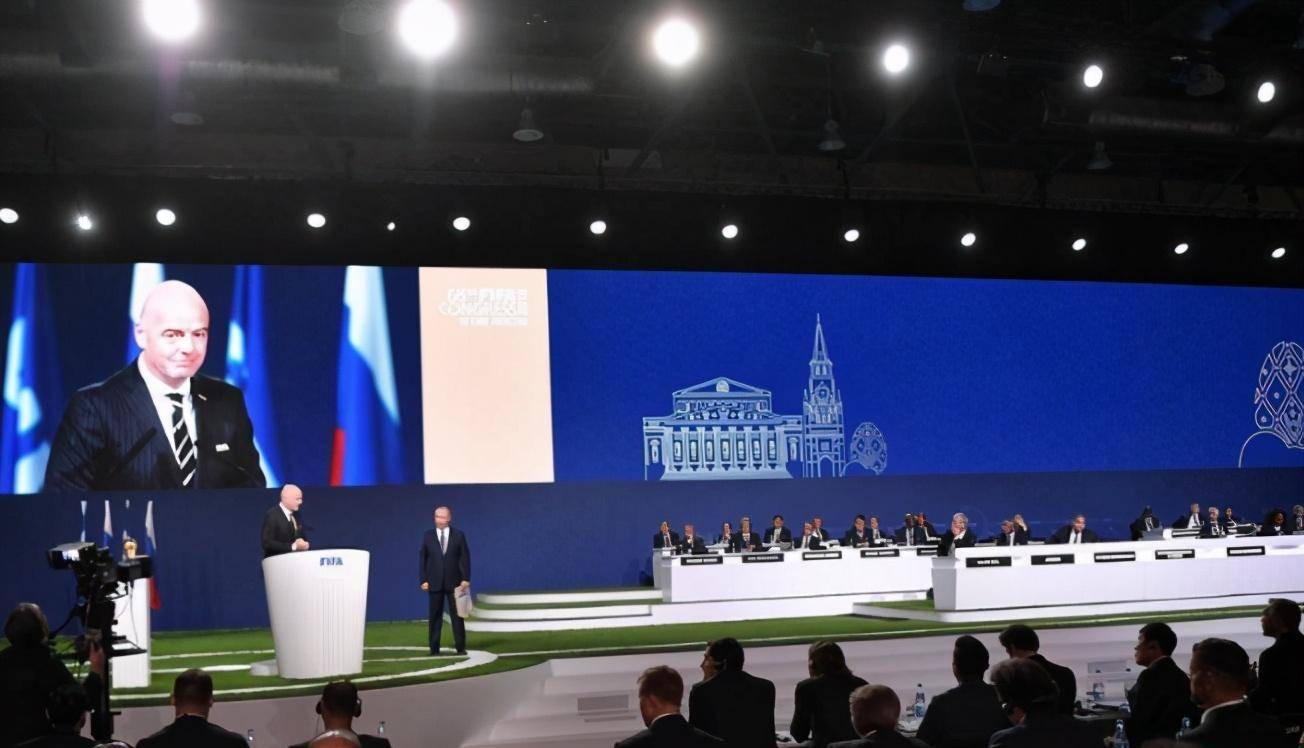 bsport必一运动_
再见五大联赛!耗资400亿的欧超联赛即将降生 各权门球队已开始举行谈判(图6) bsport必一运动_
再见五大联赛!耗资400亿的欧超联赛即将降生 各权门球队已开始举行谈判(图6)